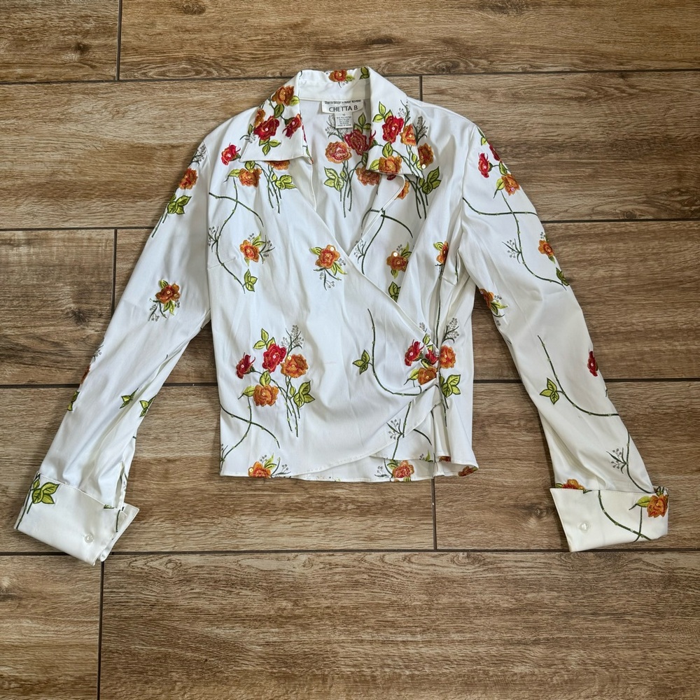 Sherrie Bloom Peter Noviello Chetta B Wrap Blouse Sz 10 White Embroidered Floral - Picture 12 of 16